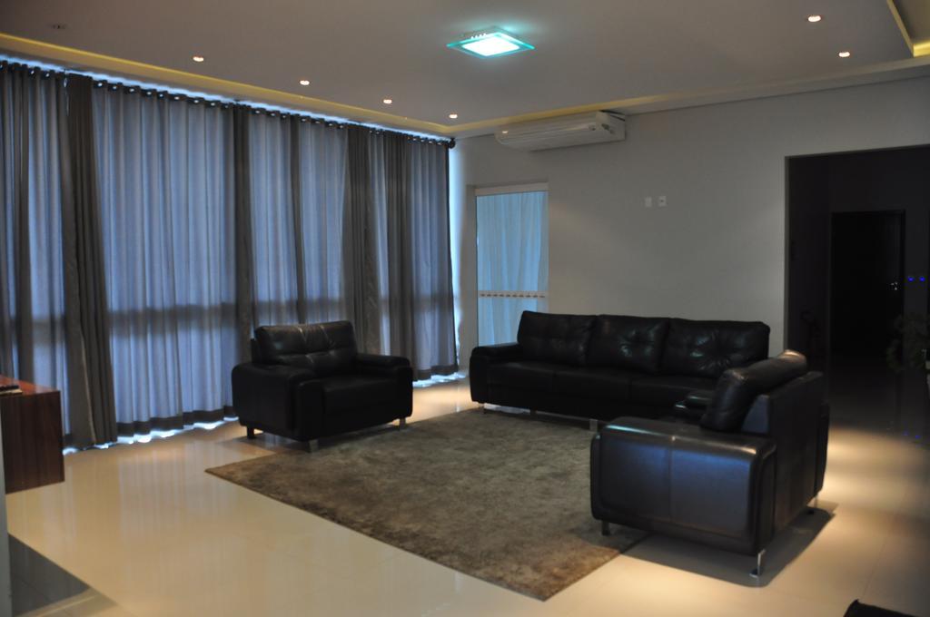 Kamur Plaza Hotel โกยันเนเซีย ภายนอก รูปภาพ